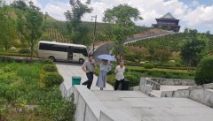 <b>不畏酷暑，，，旅行指导促提升</b>